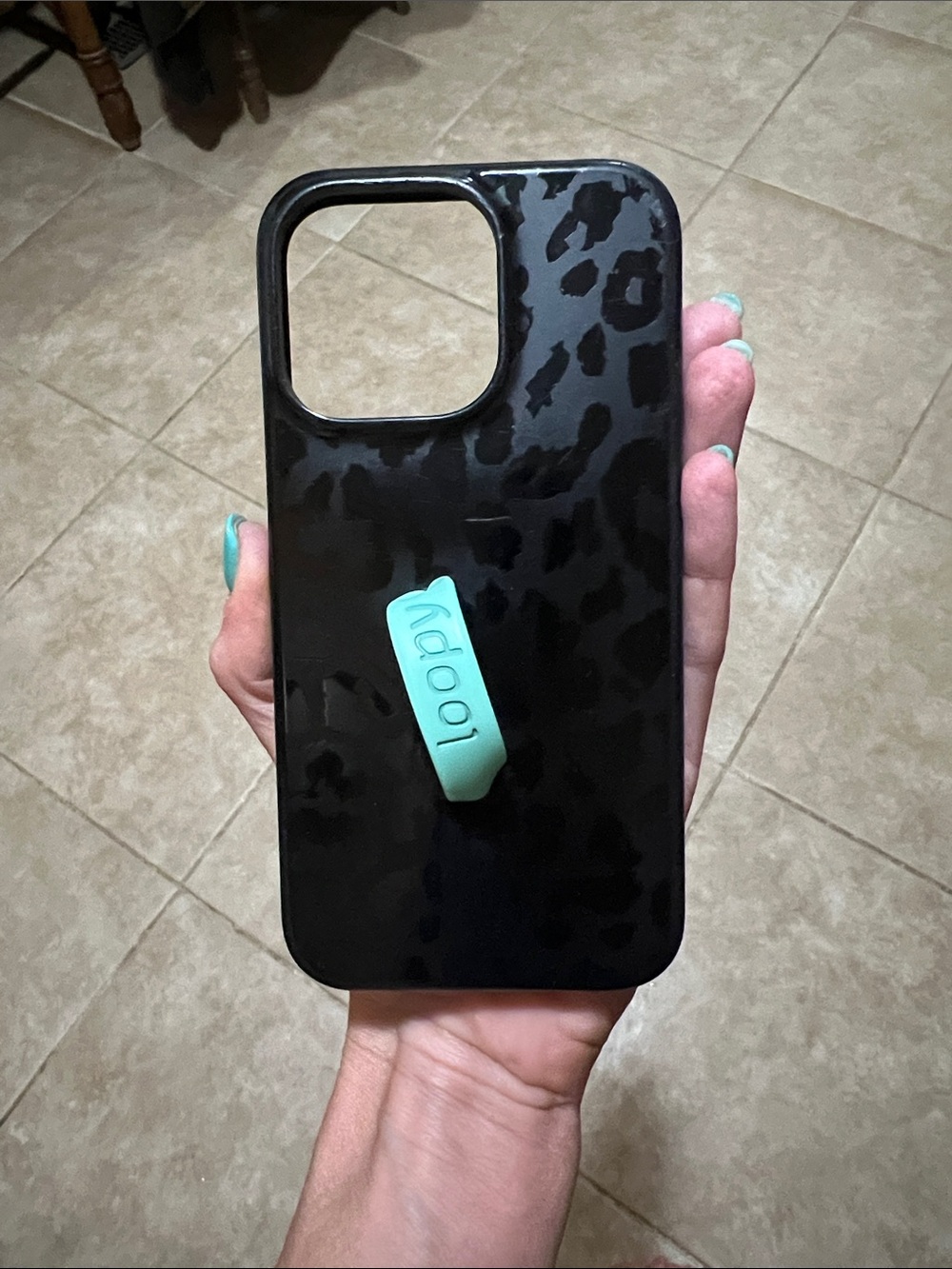 Loopy black cheetah background